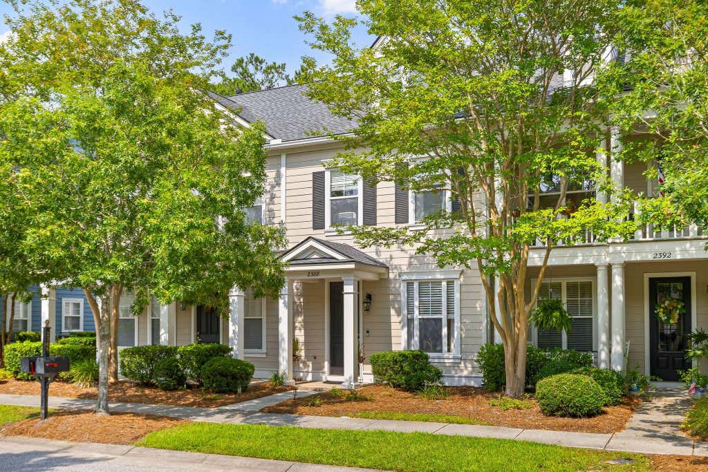Photo of 2388 Kings Gate Lane #302, Mount Pleasant, SC 29466 (MLS # 26022146)