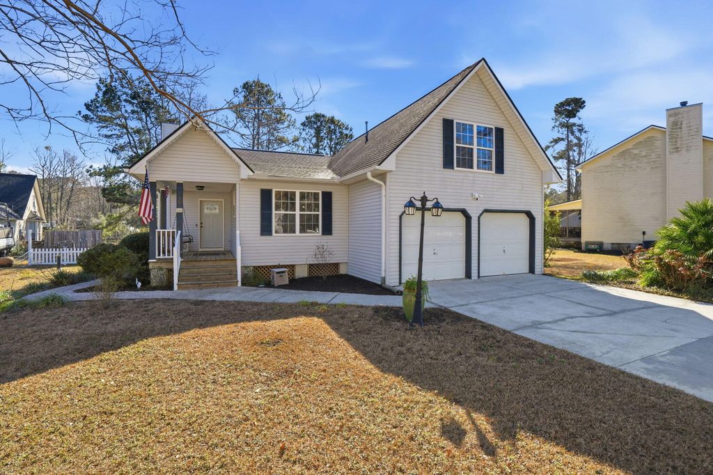 Photo of 230 Lipman Street, Summerville, SC 29483 (MLS # 26004185)