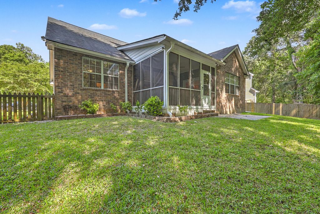 Photo of 5112 Tinston Court, Summerville, SC 29485 (MLS # 26013986)
