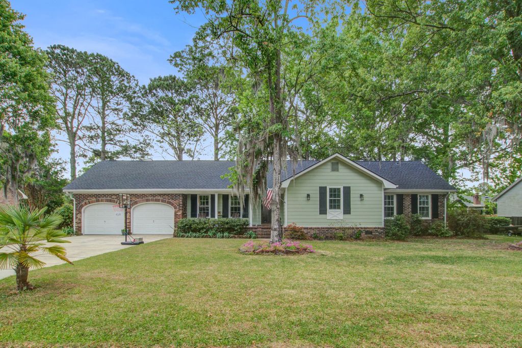Photo of 2115 Hunter Creek Drive, Charleston, SC 29414 (MLS # 26012279)