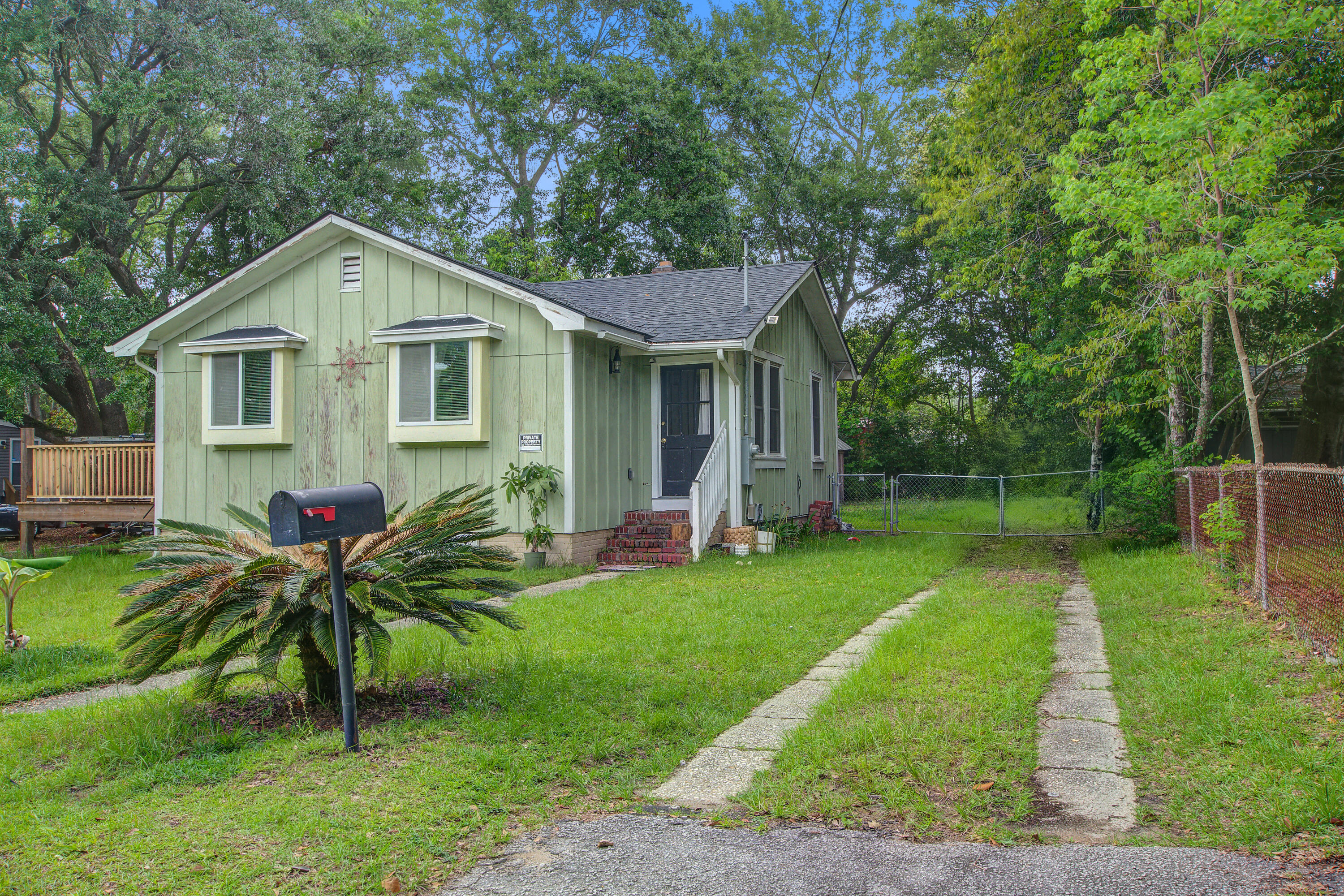 2702 Decatur Street