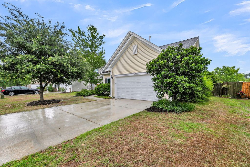 Photo of 3253 Dunwick Drive, Johns Island, SC 29455 (MLS # 26015606)