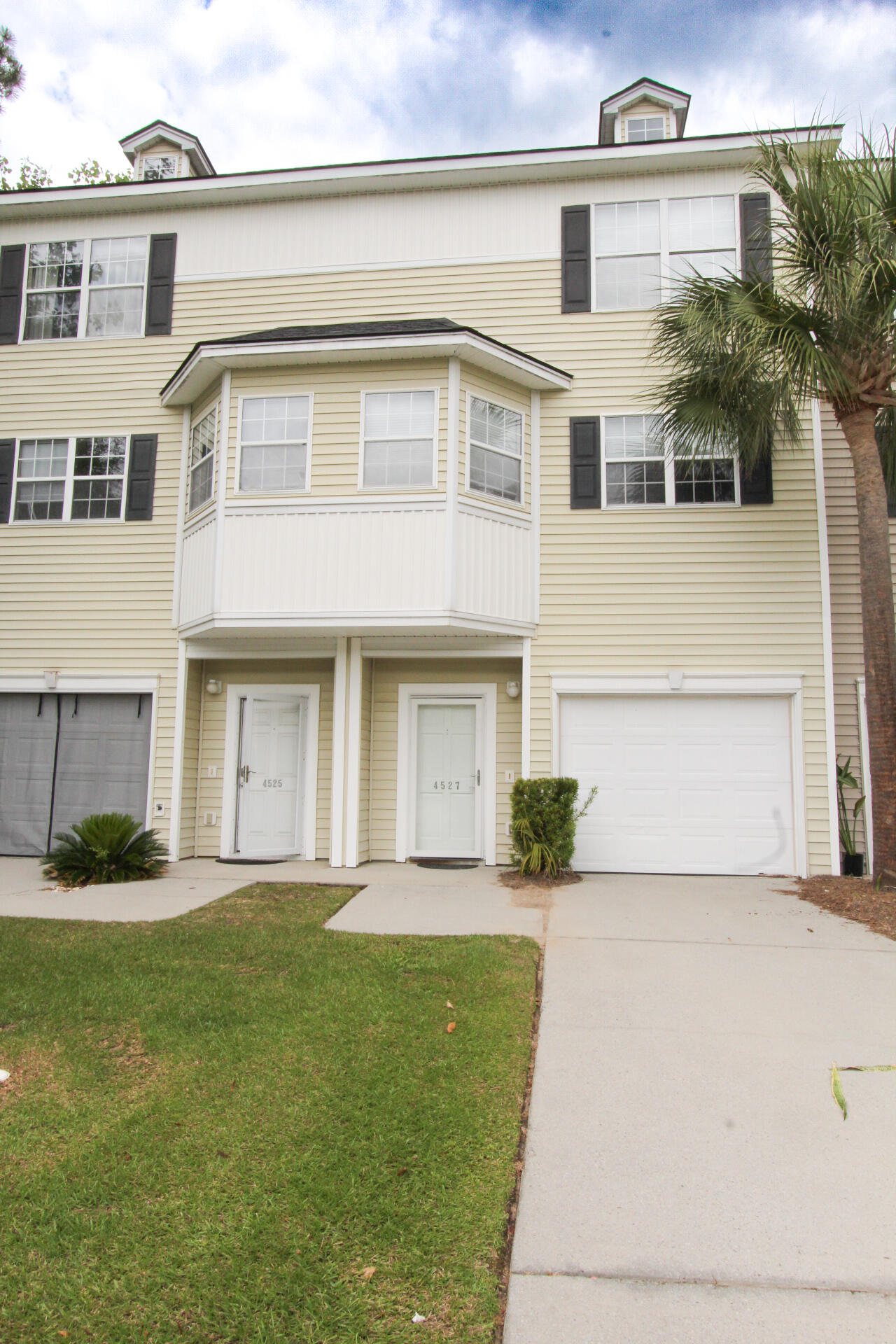 4527 Great Oak Drive
