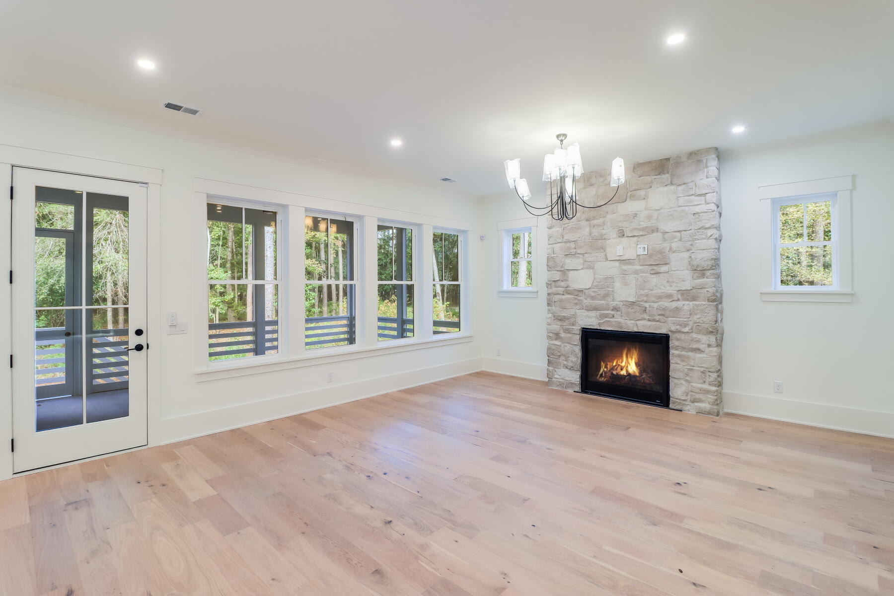 Photo 9 of 40 of 1611 Zurlo Way house