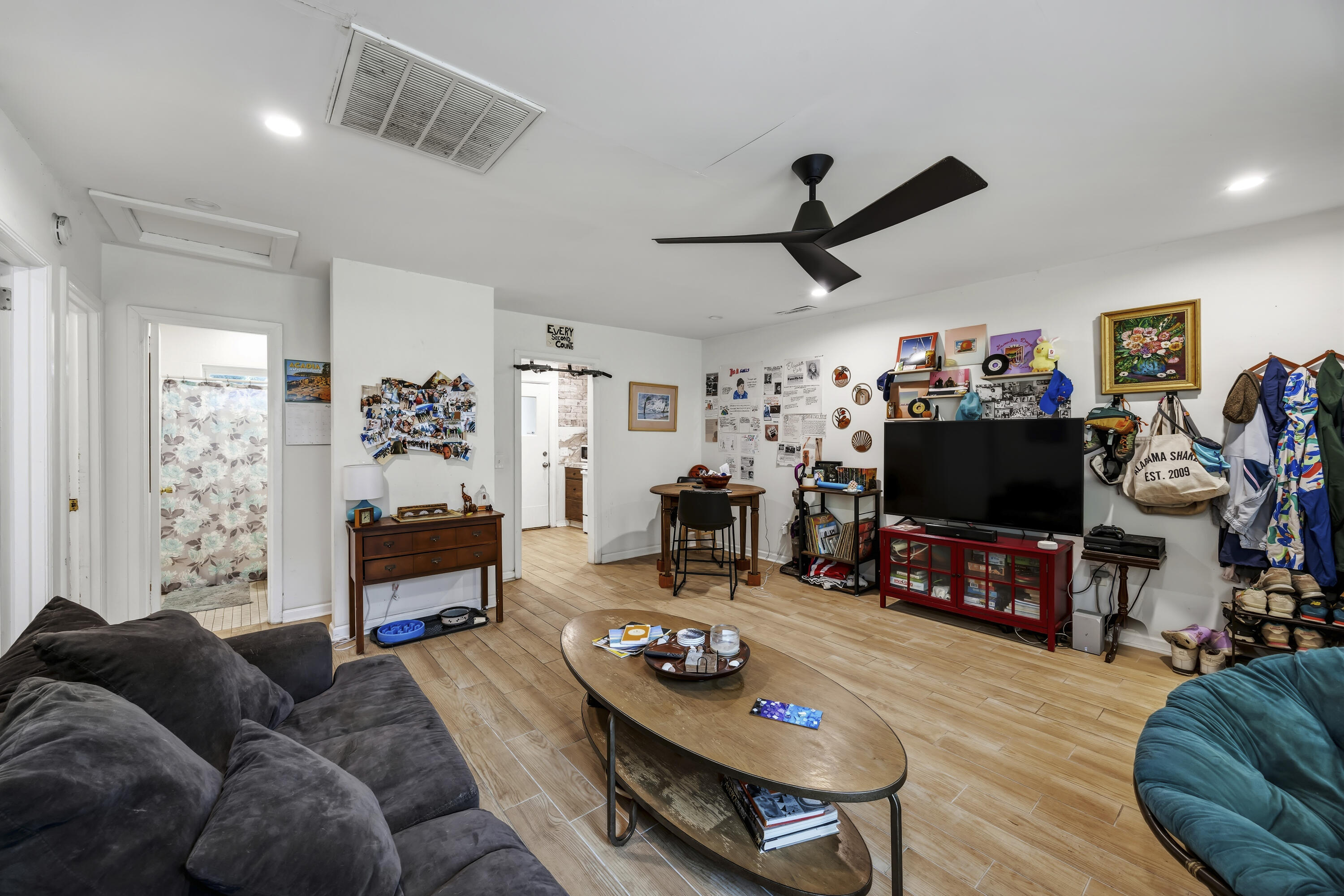 4630 Oakwood Avenue A&B