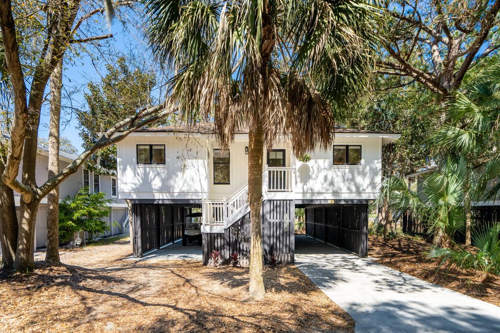 Photo of 16 Twin Oaks Lane, Isle of Palms, SC 29451 (MLS # 26008238)