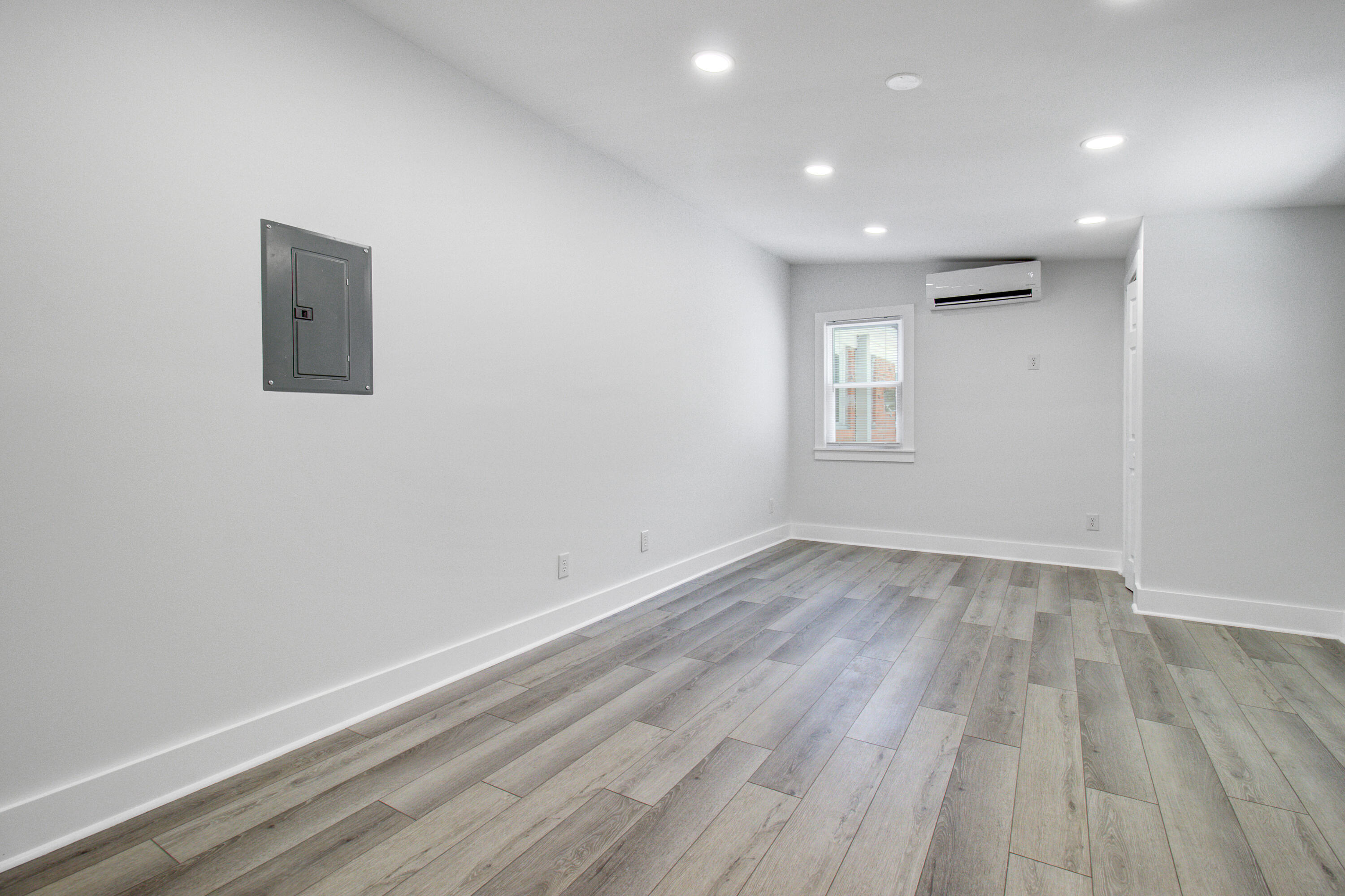 816 E Estates Boulevard B