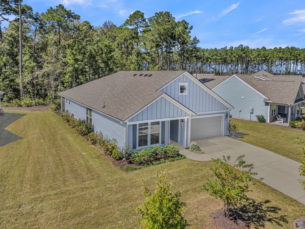 Photo of 144 Trillium Circle, Summerville, SC 29486 (MLS # 26028488)