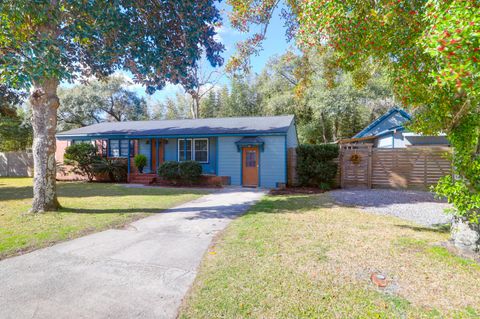 MLS: 25006343