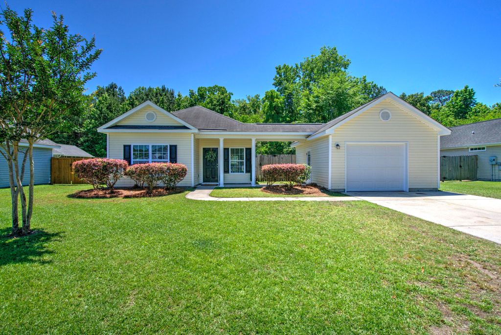 Photo of 613 Savannah River Drive, Summerville, SC 29485 (MLS # 26014336)