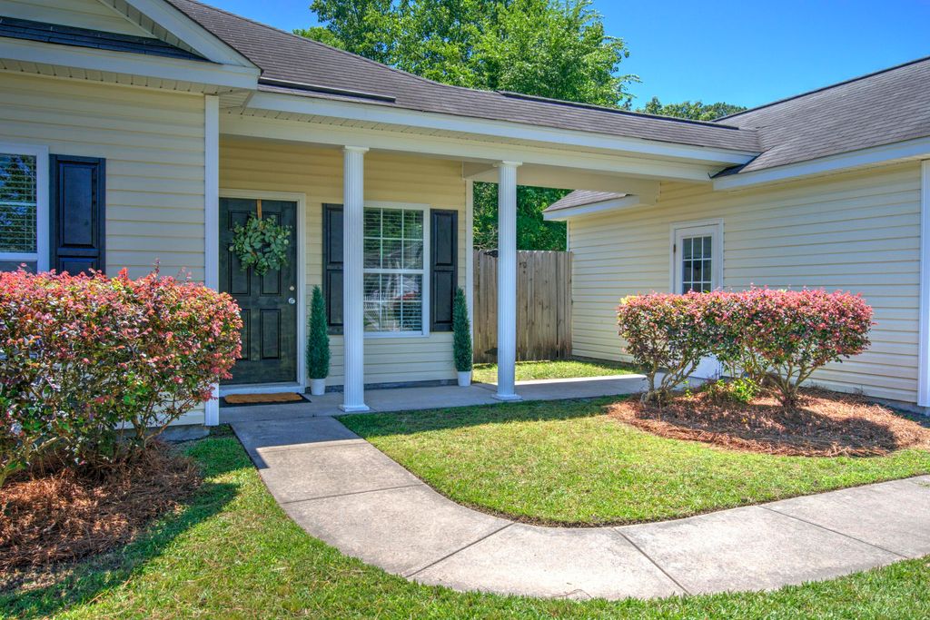 Photo of 613 Savannah River Drive, Summerville, SC 29485 (MLS # 26014336)