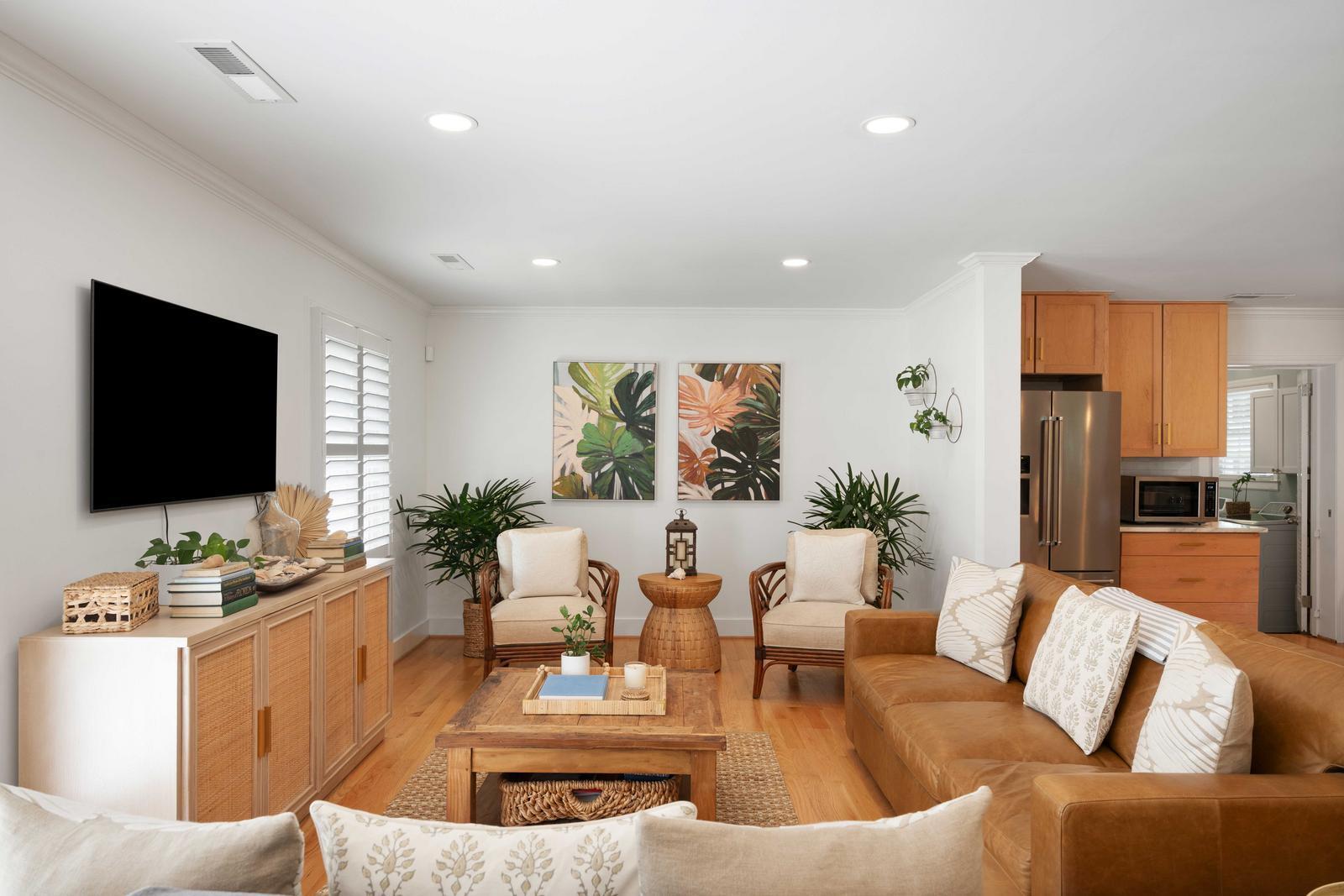 832 Robert E Lee Boulevard