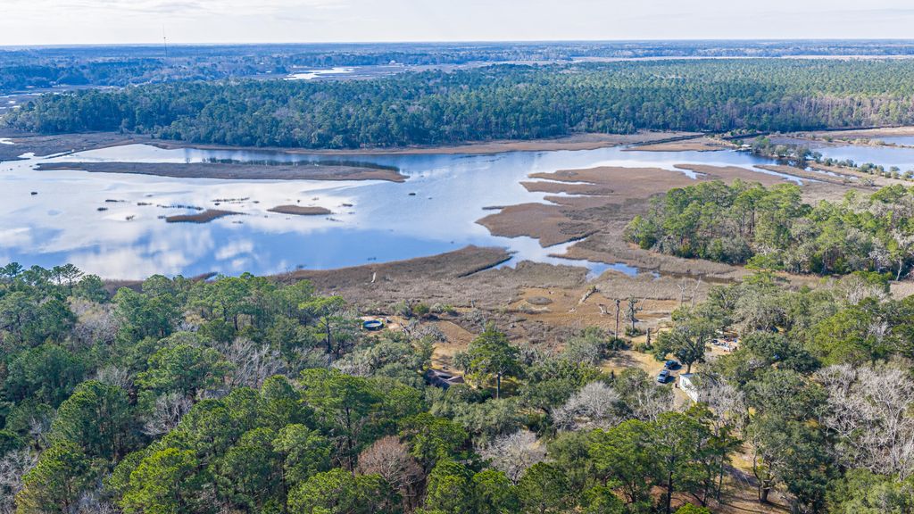 Photo of 4107 Davison Road, Ravenel, SC 29470 (MLS # 26002917)