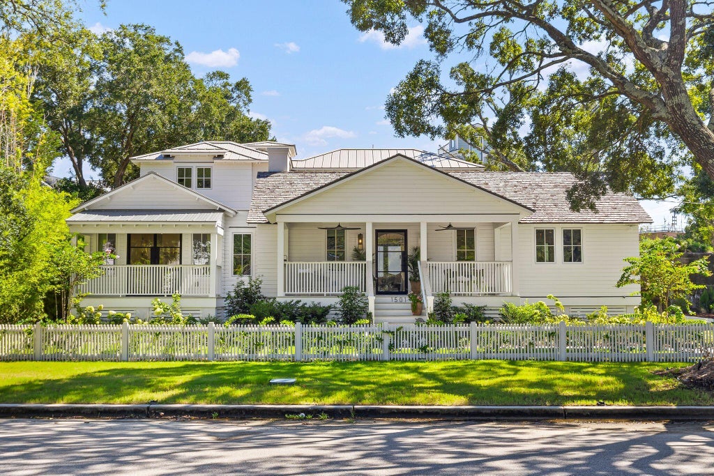 Photo of 1501 Middle Street, Sullivans Island, SC 29482 (MLS # 26025140)