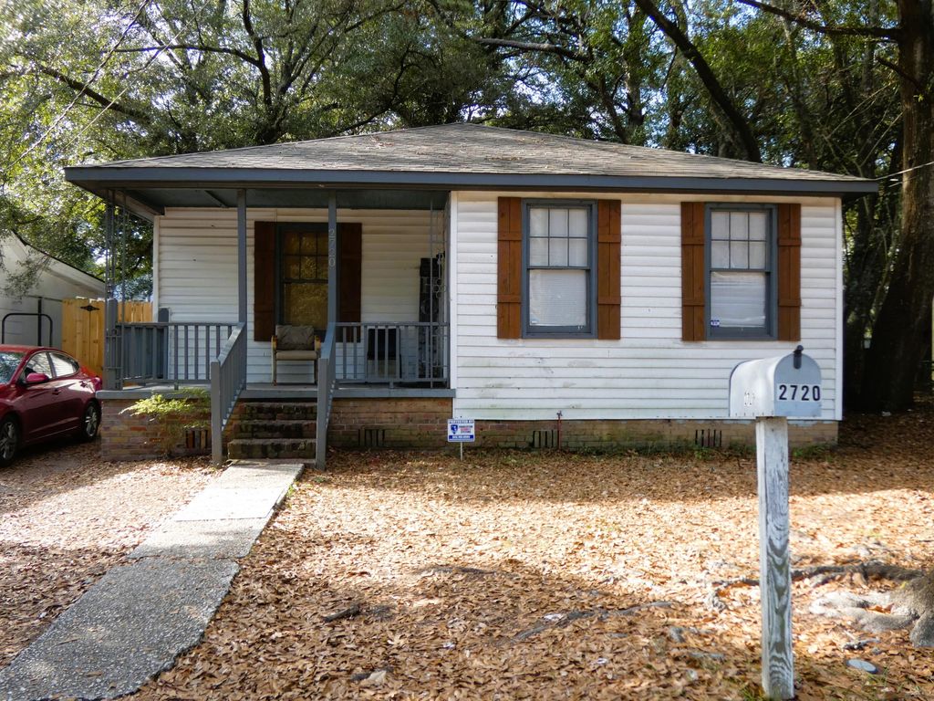 Photo of 2720 E Surrey Drive, North Charleston, SC 29405 (MLS # 26000985)