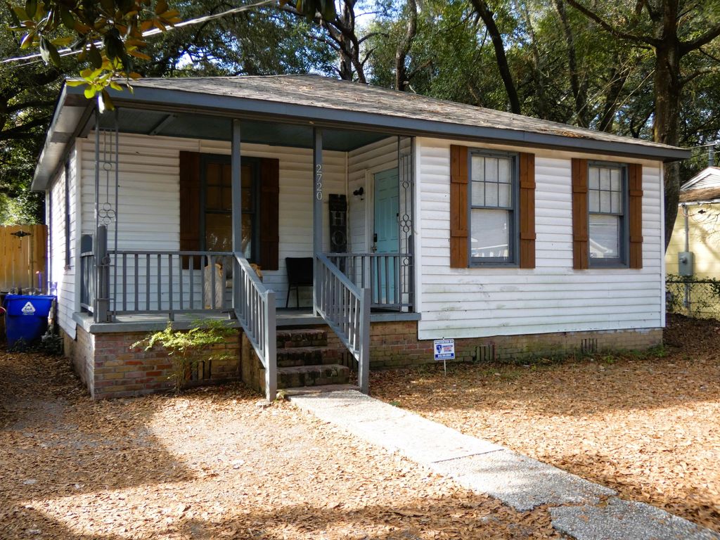 Photo of 2720 E Surrey Drive, North Charleston, SC 29405 (MLS # 26000985)