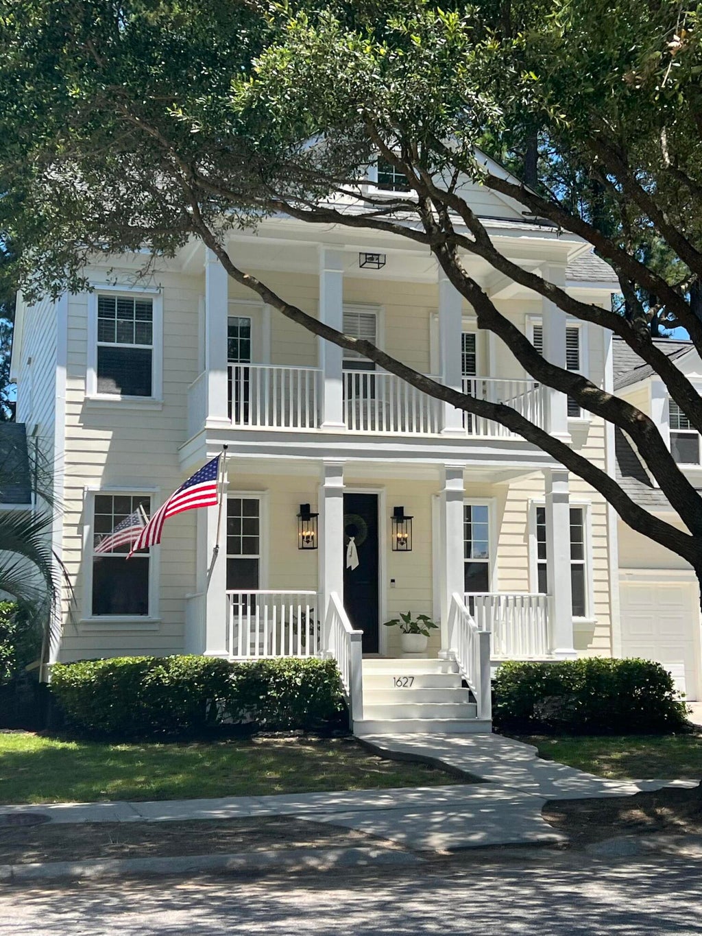 Photo of 1627 Ellsworth Street, Mount Pleasant, SC 29466 (MLS # 26017042)