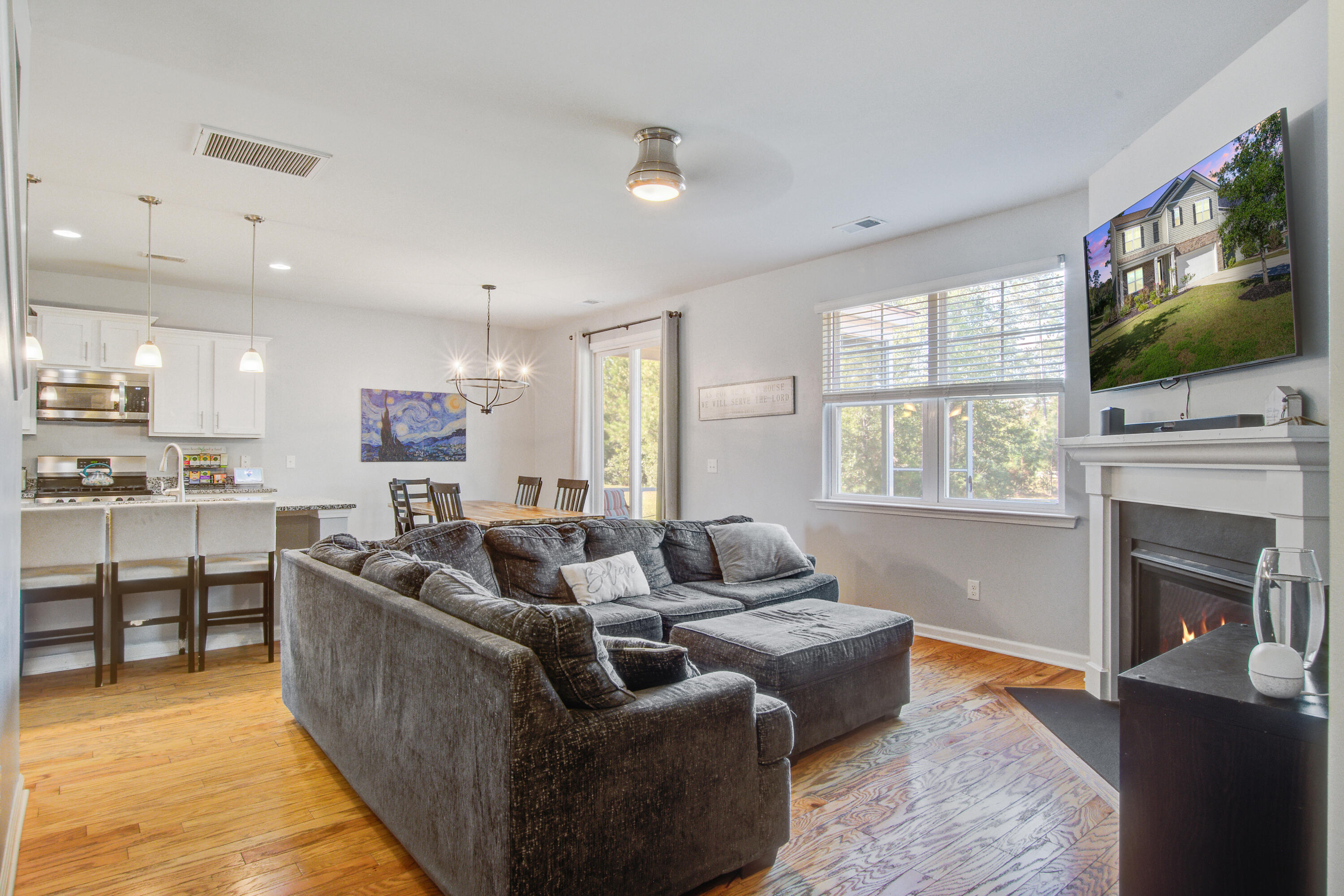 439 Zenith Boulevard