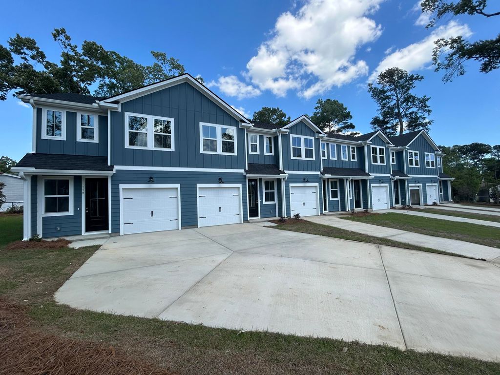 Photo of 121 Berry Shoals Drive, Summerville, SC 29485 (MLS # 26010983)