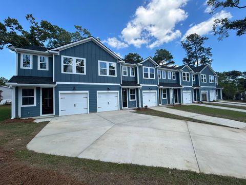 Photo of 121 Berry Shoals Drive, Summerville, SC 29485 (MLS # 26010983)