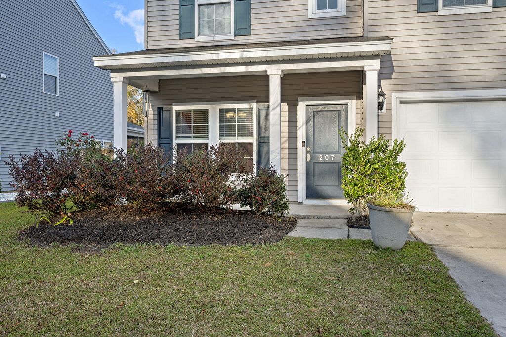 Photo of 207 Pavilion Street, Summerville, SC 29483 (MLS # 25031249)