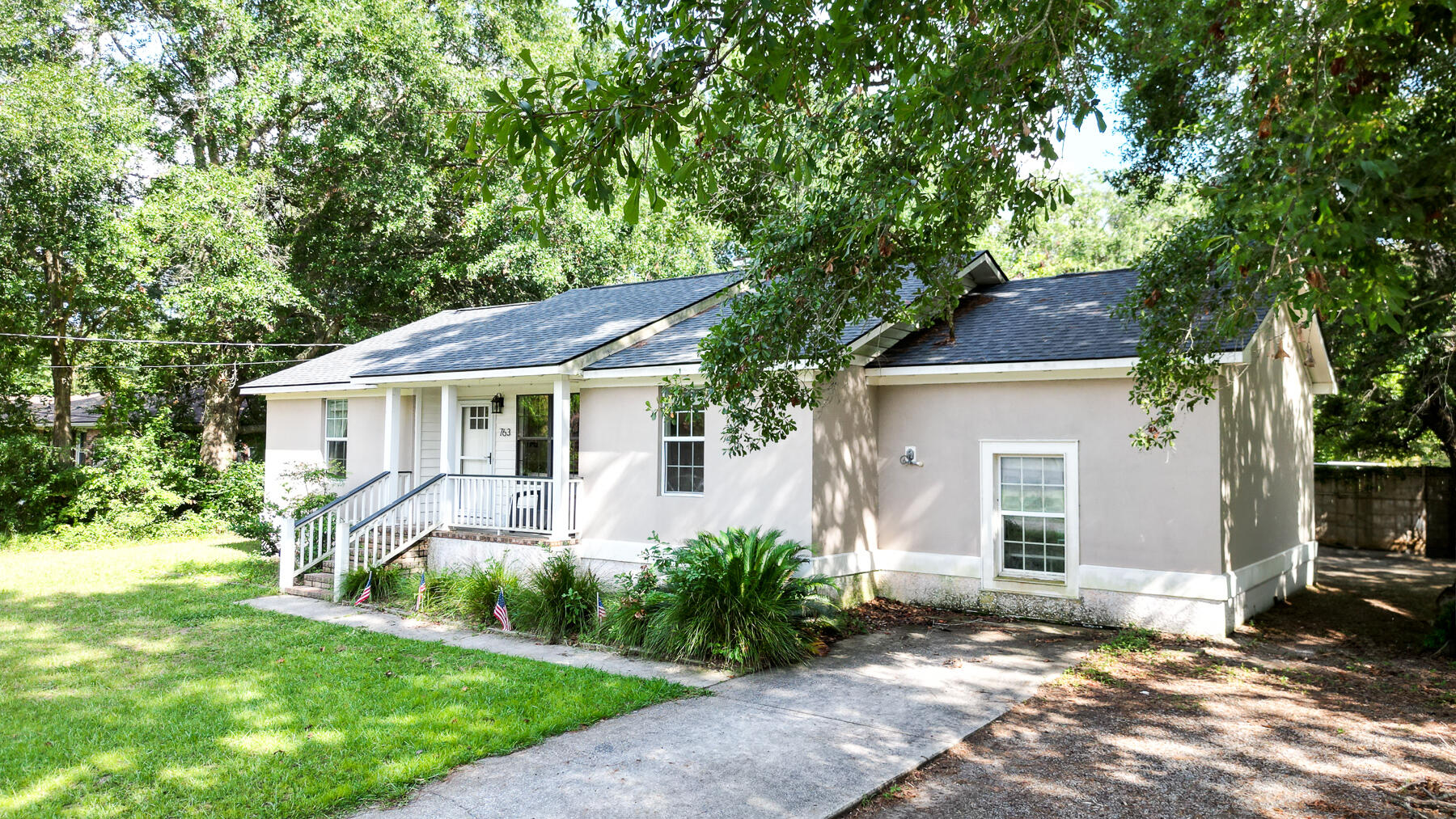 763 Creekside Drive