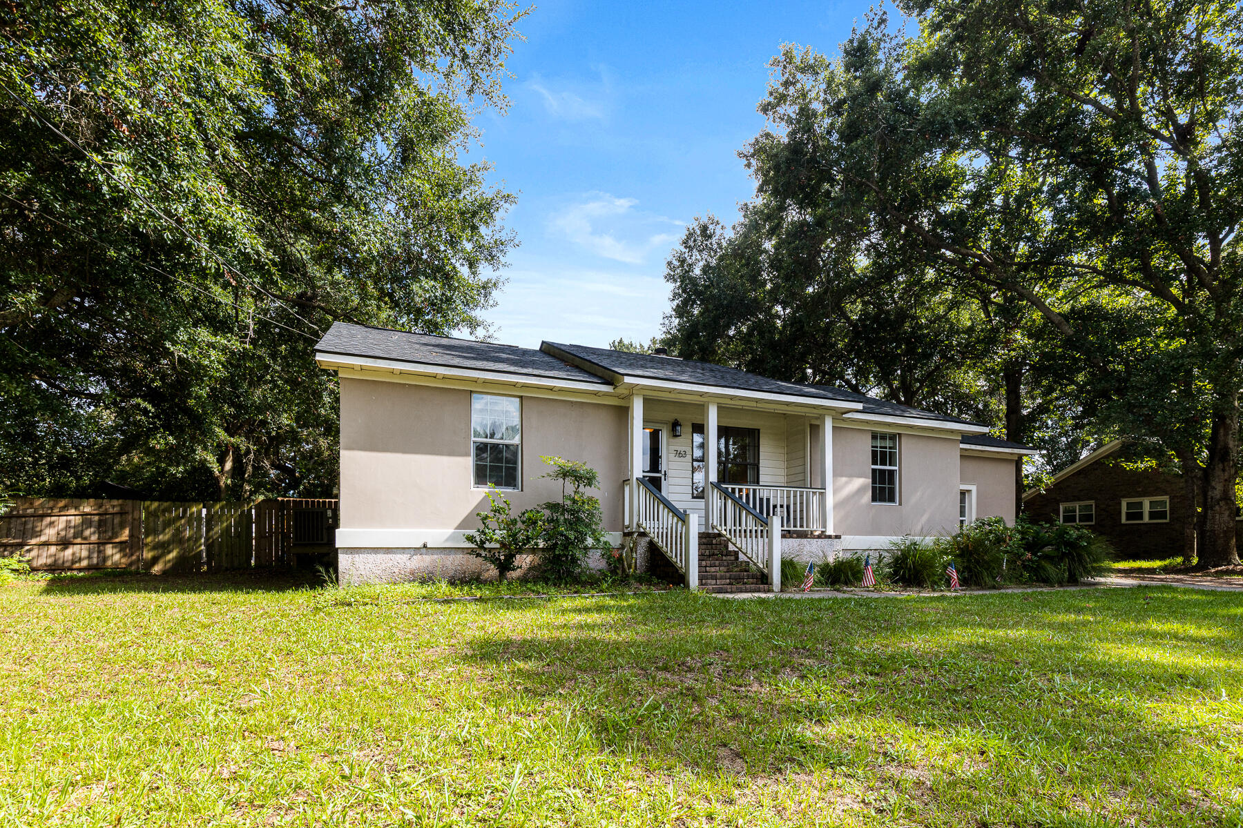 763 Creekside Drive