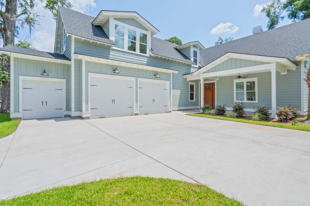 Photo of 665 S Reeve Road, Saint Helena Island, SC 29920 (MLS # 26022887)