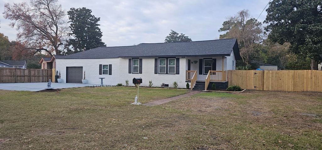 Photo of 2622 Wye Ln Lane, North Charleston, SC 29405 (MLS # 25032625)