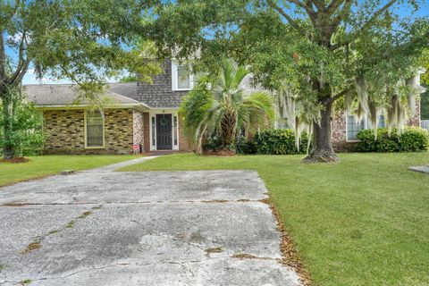 A home in North Charleston