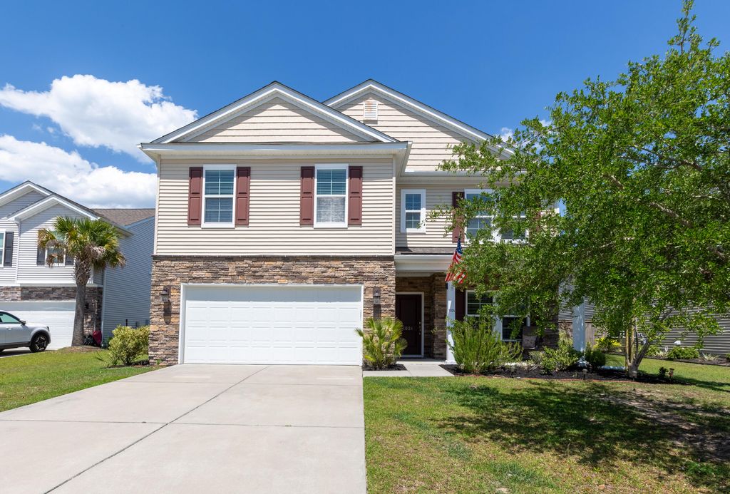Photo of 1024 Banker Court, Mount Pleasant, SC 29429 (MLS # 26014199)