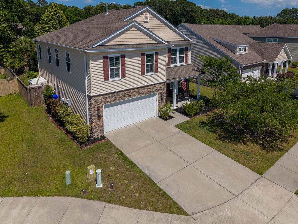 Photo of 1024 Banker Court, Mount Pleasant, SC 29429 (MLS # 26014199)