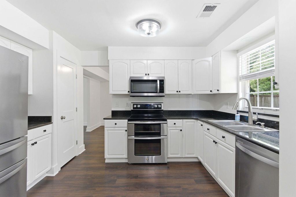 Photo of 2143 Pinehurst Avenue, Charleston, SC 29414 (MLS # 26012426)