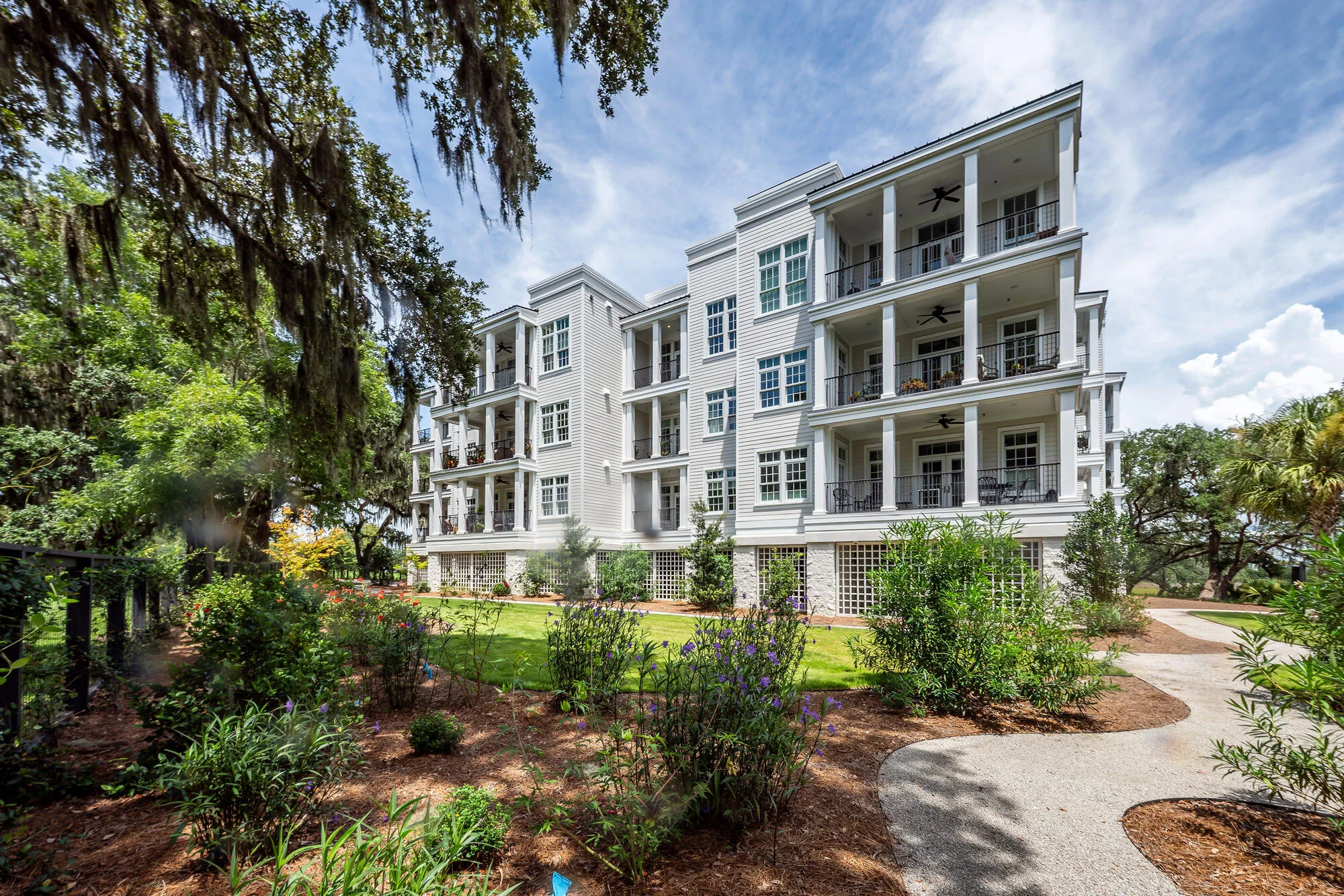 108 Fairbanks Oak Aly Aly Unit 403