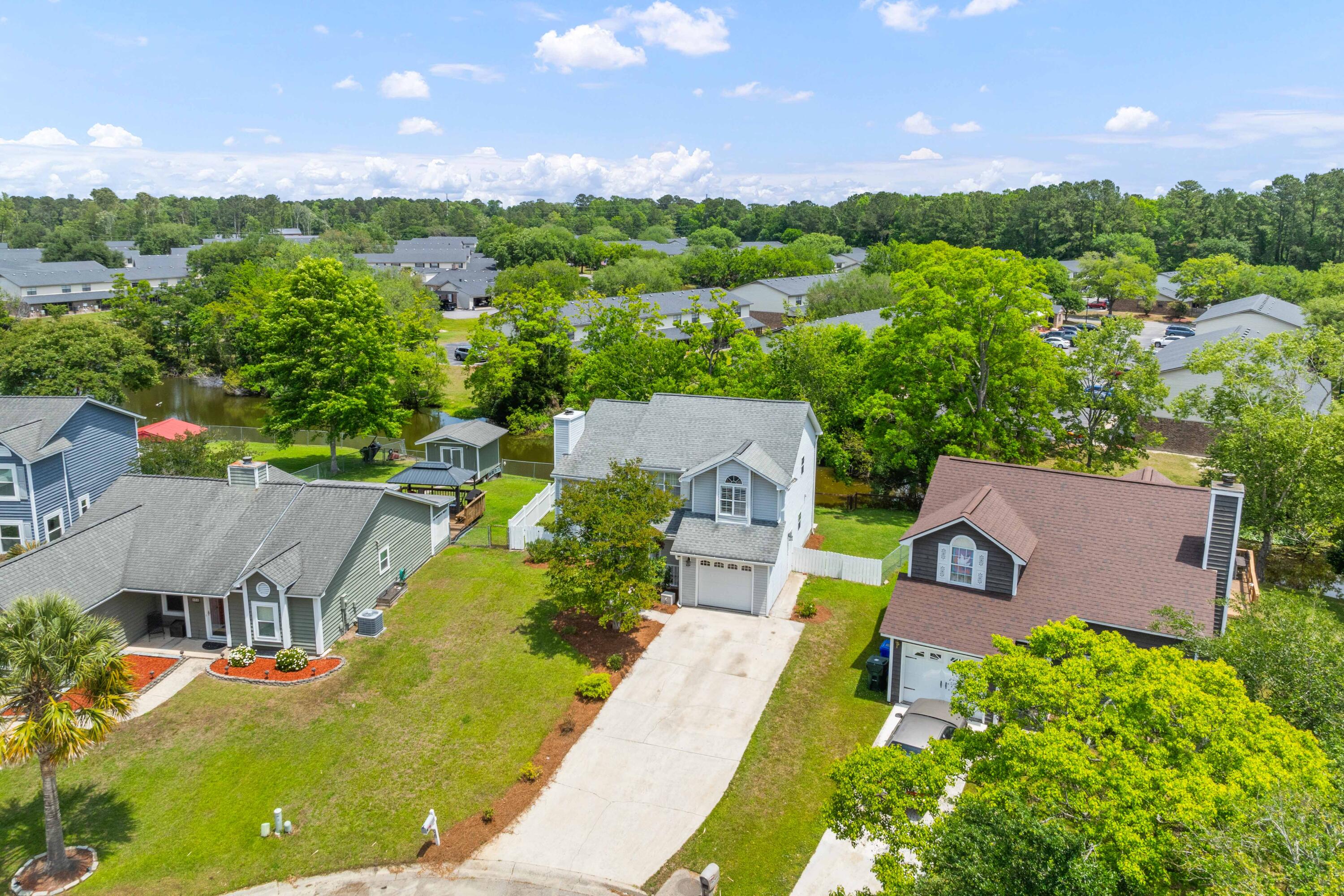 828 Williamsburg Lane
