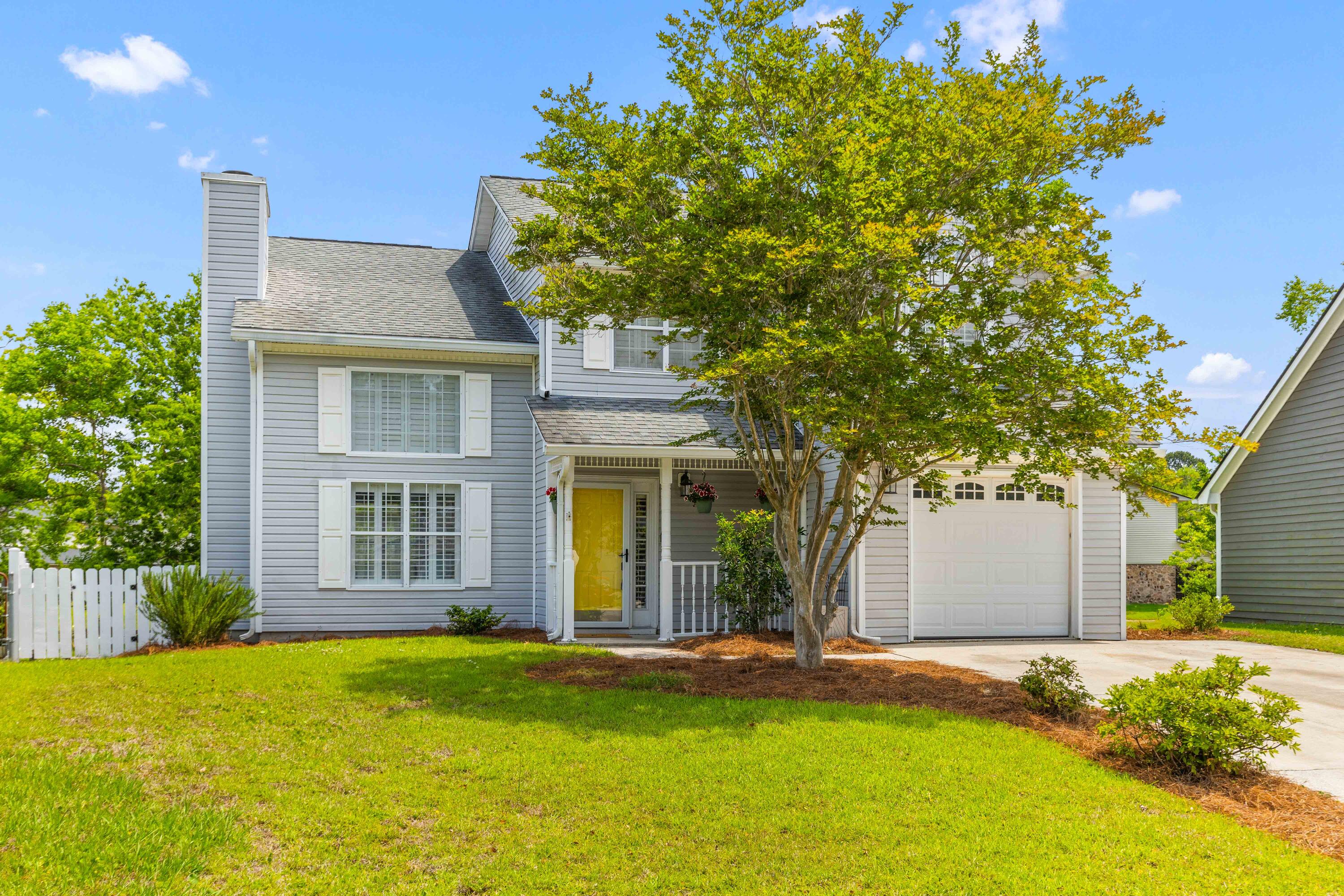828 Williamsburg Lane