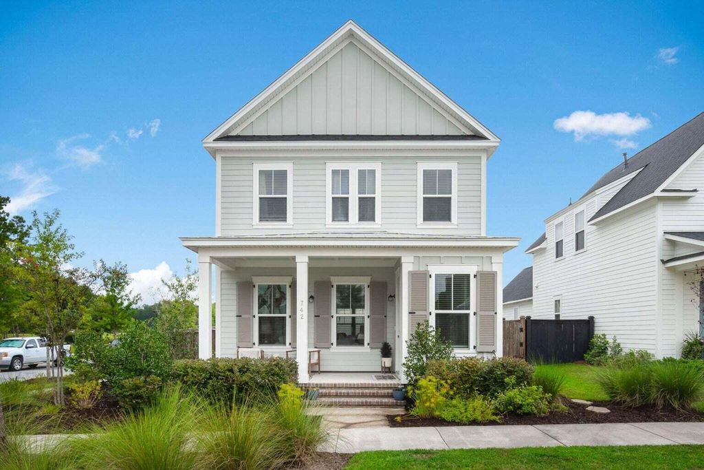 Photo of 742 Myrtle Branch Street, Summerville, SC 29486 (MLS # 26012084)