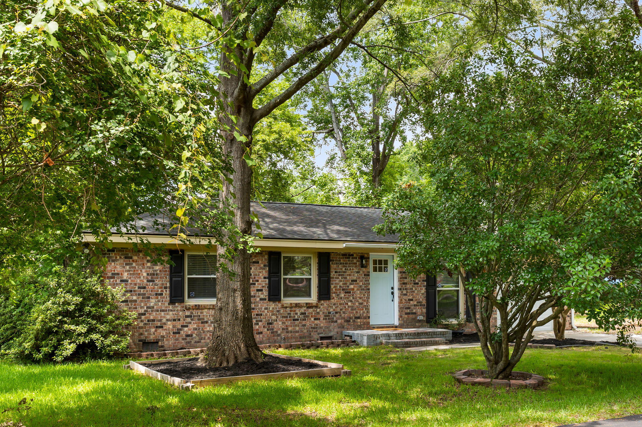 400 Tammie Avenue