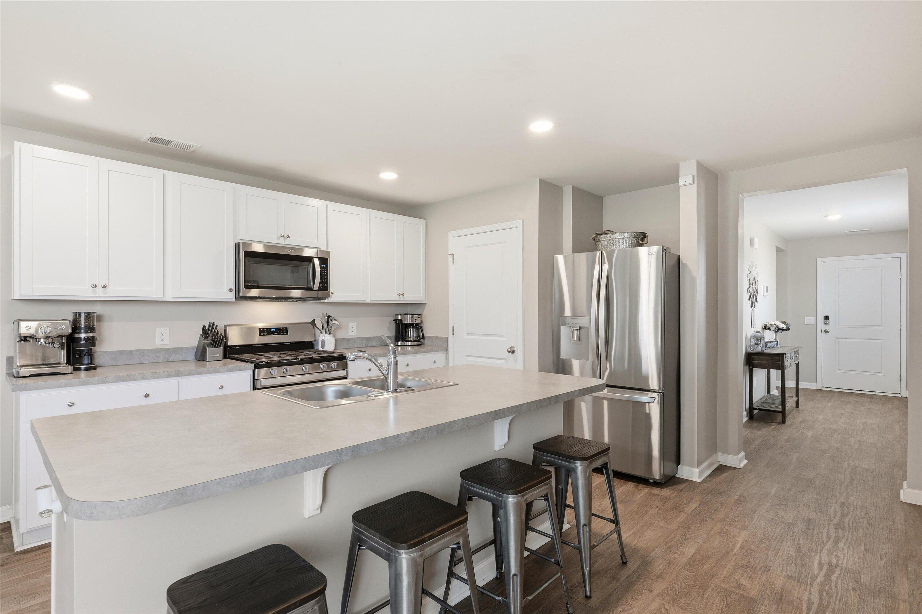 428 White Scallop Way