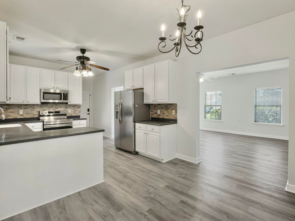 Photo of 272 Westbrooke Road, Summerville, SC 29486 (MLS # 26008319)