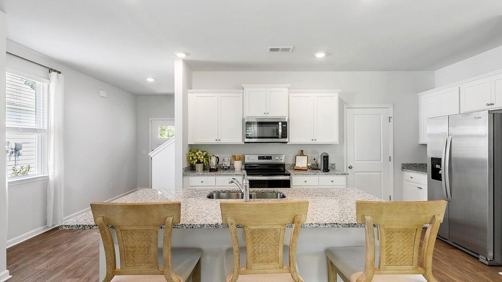 Photo of 3223 Dalmore Drive, Ravenel, SC 29470 (MLS # 26028742)