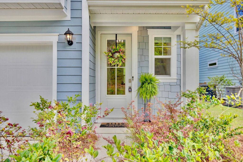 Photo of 496 Oak View Way, Summerville, SC 29483 (MLS # 26008768)