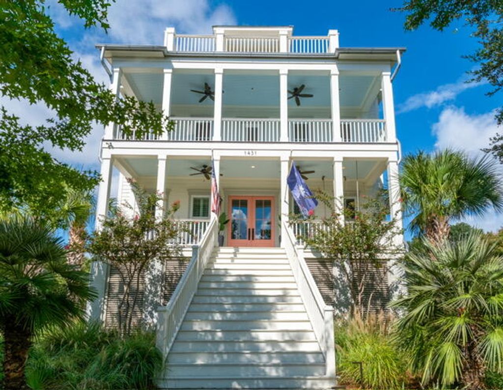 Photo of 1431 Wando View Street, Charleston, SC 29492 (MLS # 25029888)