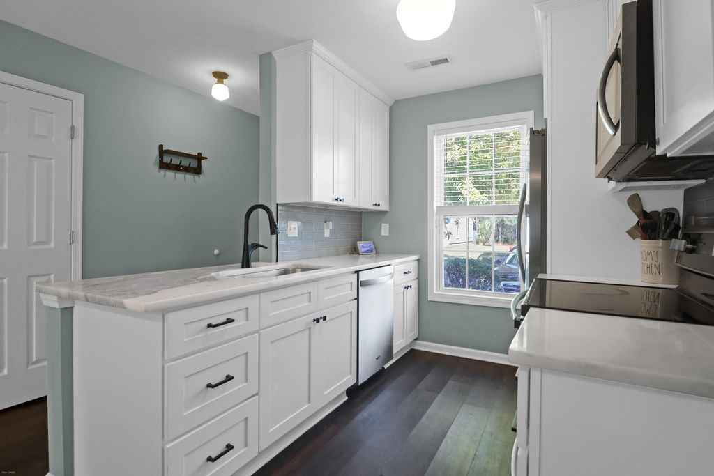 Photo of 329 Reagan Drive, Summerville, SC 29486 (MLS # 26013665)