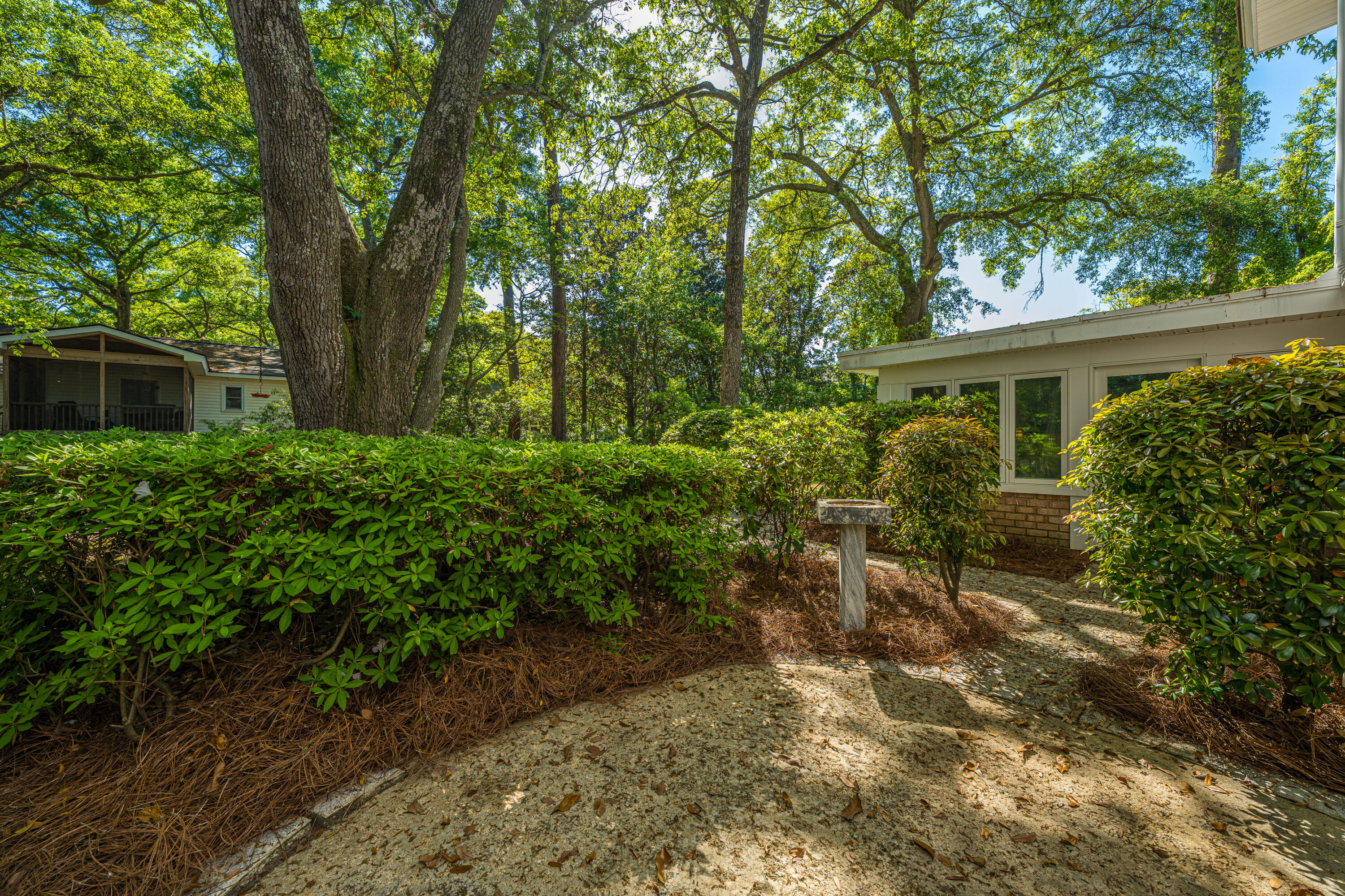 673 Highwood Circle
