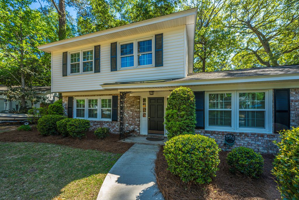 Photo of 673 Highwood Circle, Charleston, SC 29412 (MLS # 26012215)