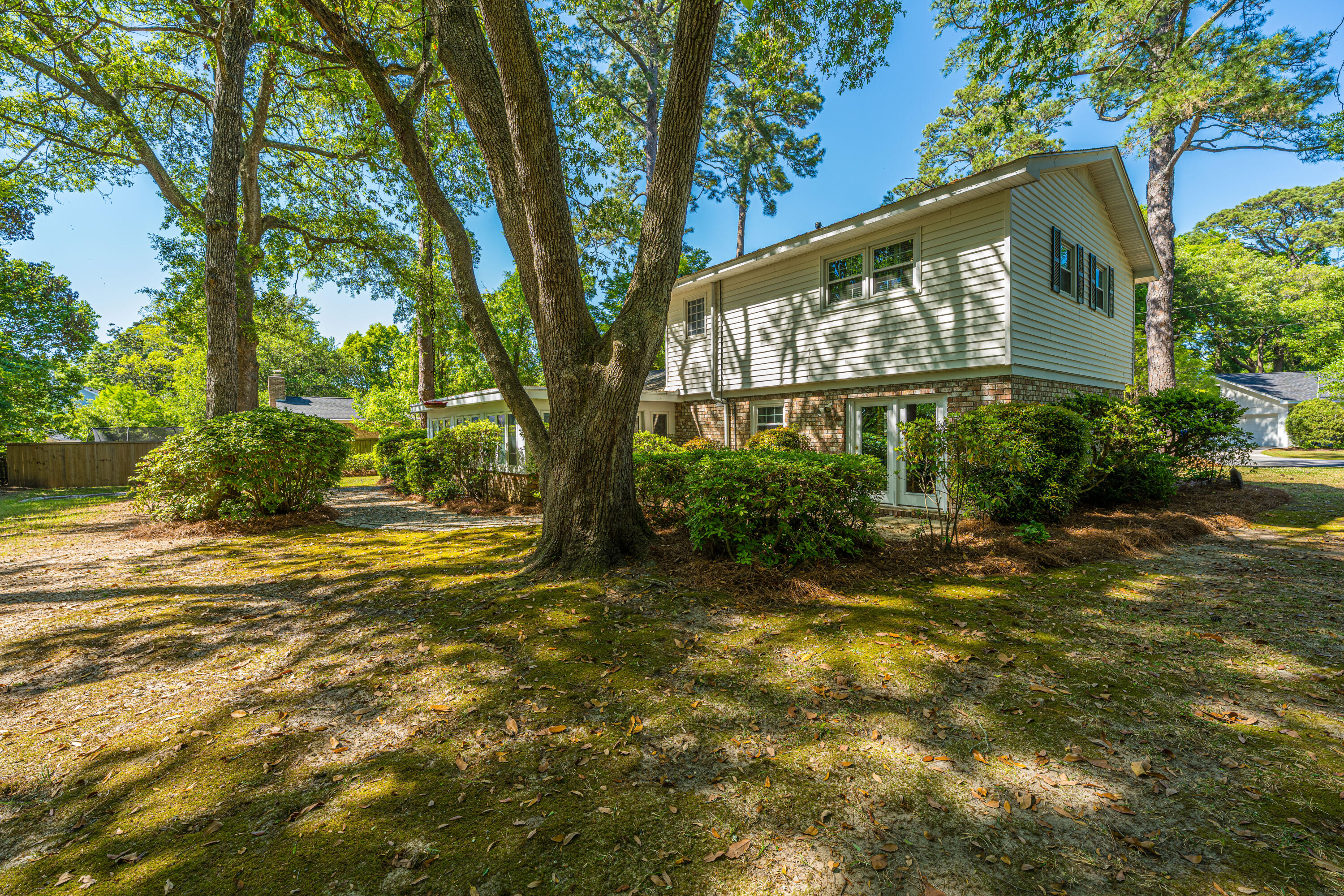 673 Highwood Circle