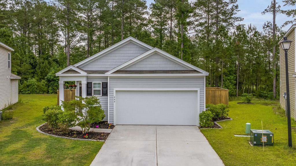 Photo of 444 Cedarview Road, Summerville, SC 29486 (MLS # 25013962)