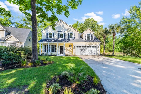 Photo of 120 Evesham Drive, Summerville, SC 29485 (MLS # 26021718)
