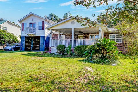 A home in Bonneau